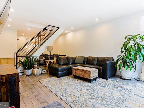 2325 W Thompson Street, Philadelphia PA 19121