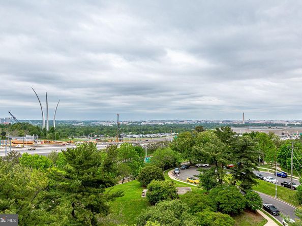 1300 Army Navy Drive 124, Arlington VA 22202