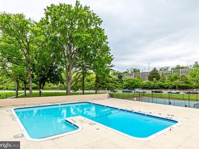 1300 Army Navy Drive 124, Arlington VA 22202