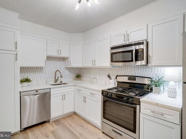 1300 Army Navy Drive 124, Arlington VA 22202