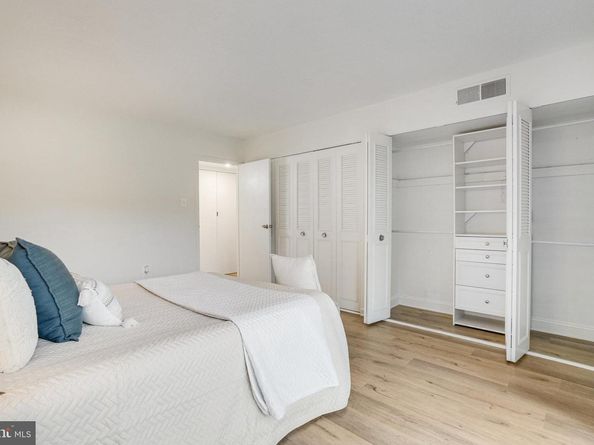 1300 Army Navy Drive 124, Arlington VA 22202