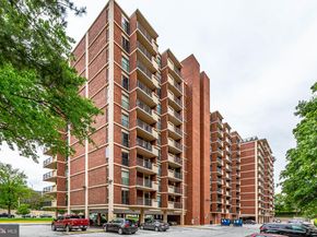 1300 Army Navy Drive 124, Arlington VA 22202