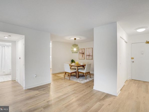 1300 Army Navy Drive 124, Arlington VA 22202