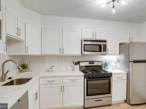 1300 Army Navy Drive 124, Arlington VA 22202