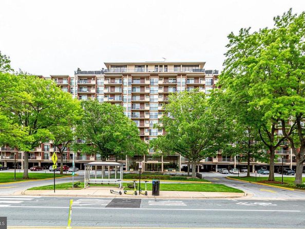 1300 Army Navy Drive 124, Arlington VA 22202
