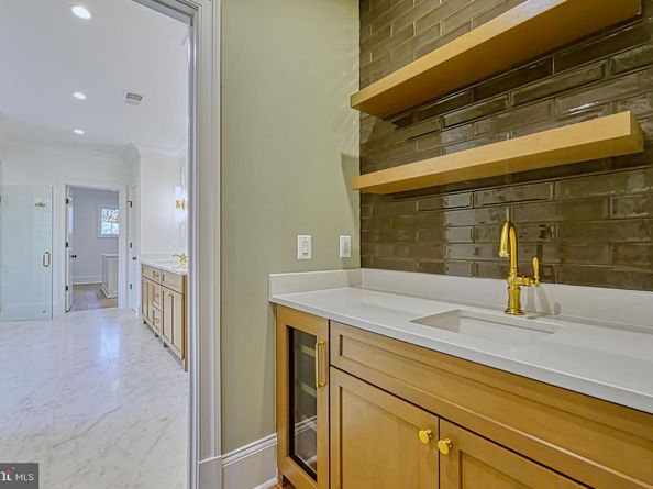 4740 34TH Road N, Arlington VA 22207