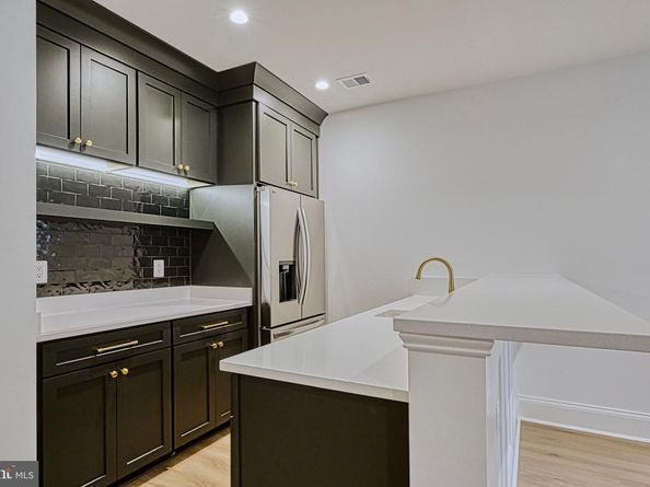 4740 34TH Road N, Arlington VA 22207