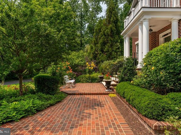 6804 Benjamin Street, Mclean VA 22101