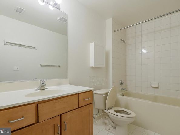 2020 12TH Street NW T05, Washington DC 20009