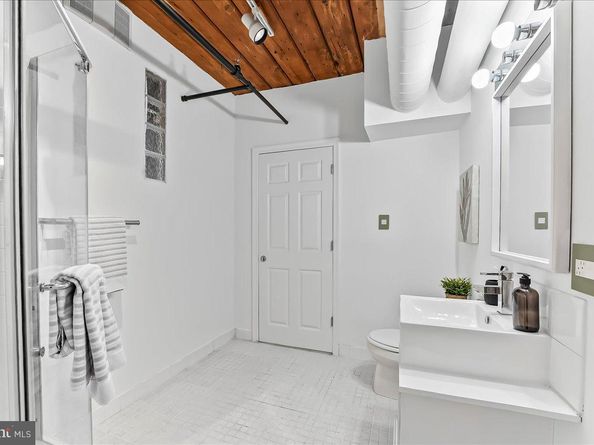 320 Race Street 1, Philadelphia PA 19106