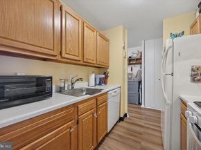 6100 Henry Avenue 7D, Philadelphia PA 19128