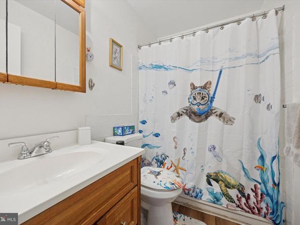 6100 Henry Avenue 7D, Philadelphia PA 19128