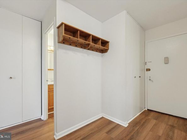 6100 Henry Avenue 7D, Philadelphia PA 19128