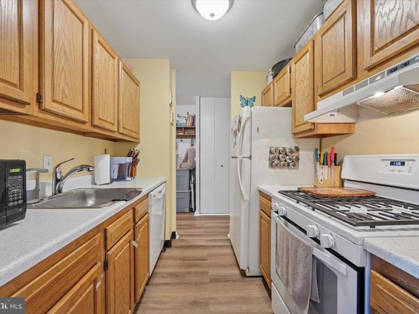 6100 Henry Avenue 7D, Philadelphia PA 19128
