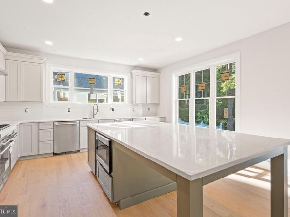 5427 3rd Street S, Arlington VA 22204