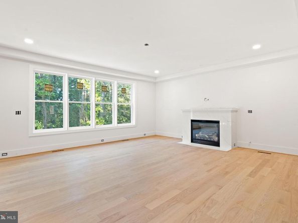 5427 3rd Street S, Arlington VA 22204