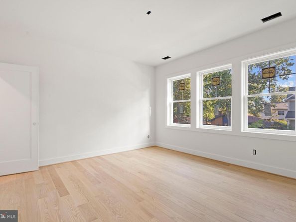 5427 3rd Street S, Arlington VA 22204