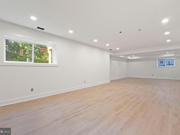 5427 3rd Street S, Arlington VA 22204