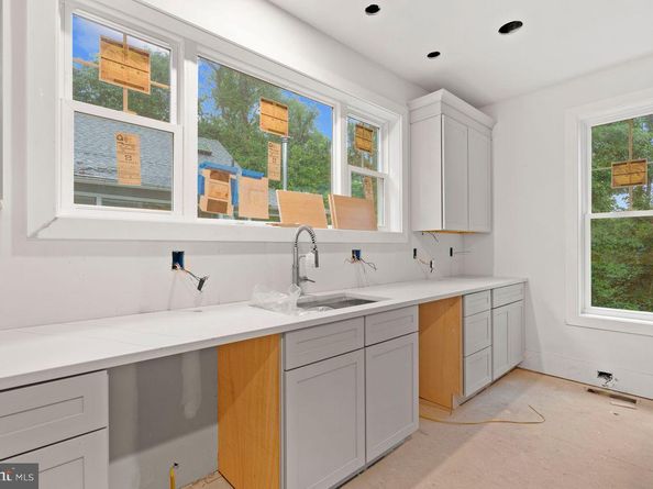 5427 3rd Street S, Arlington VA 22204