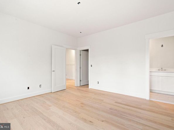 5427 3rd Street S, Arlington VA 22204