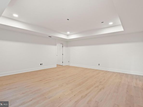 5427 3rd Street S, Arlington VA 22204