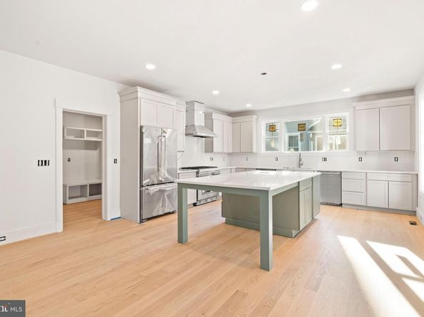 5427 3rd Street S, Arlington VA 22204
