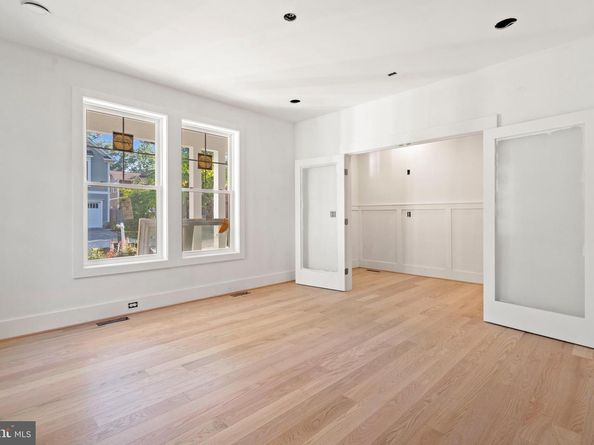 5427 3rd Street S, Arlington VA 22204
