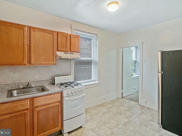 4039 N Broad Street, Philadelphia PA 19140