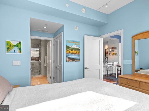 210 S 25TH Street 905, Philadelphia PA 19103