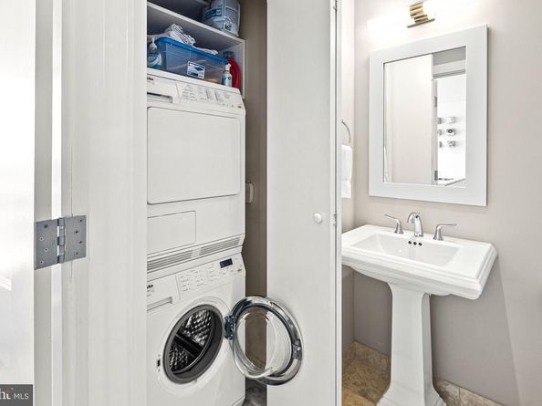 210 S 25TH Street 905, Philadelphia PA 19103