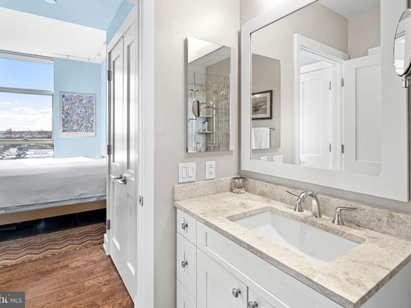 210 S 25TH Street 905, Philadelphia PA 19103