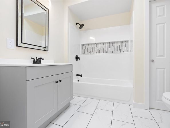 1426 W Grange Avenue, Philadelphia PA 19141
