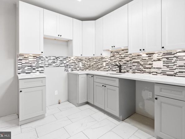 1426 W Grange Avenue, Philadelphia PA 19141