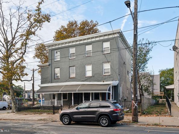 702 N 40TH Street, Philadelphia PA 19104