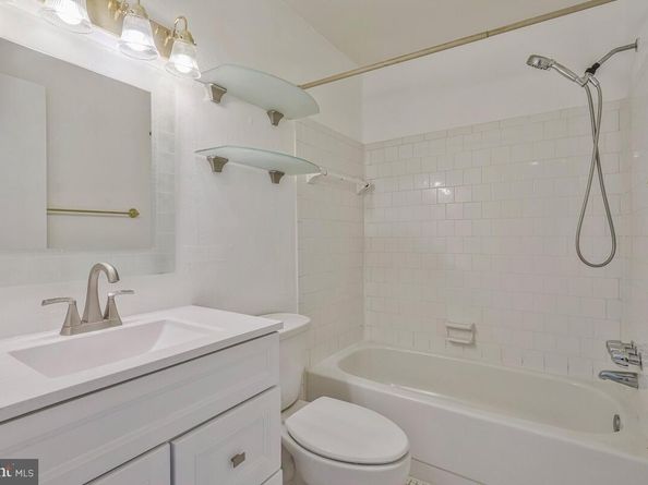 2139 Young Street SE 101, Washington DC 20020