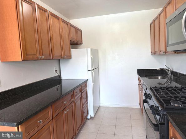 1300 S Arlington Ridge Road 512, Arlington VA 22202