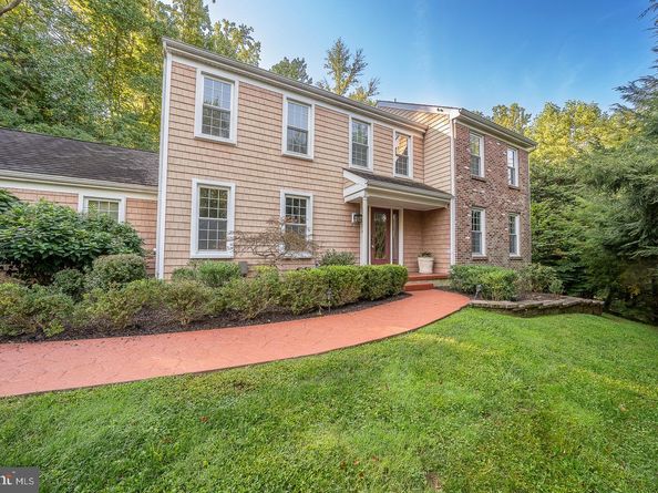 27 Roberts Road, Newtown Square PA 19073