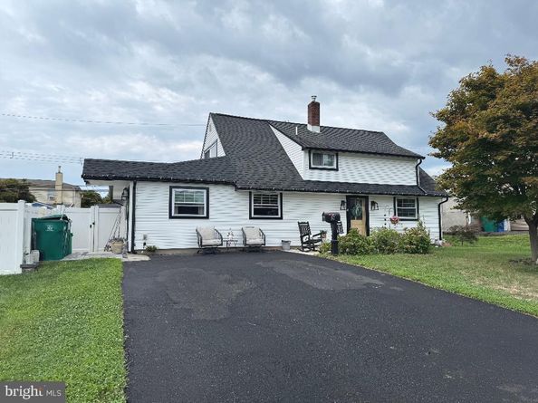 57 Greenbrier Road, Levittown PA 19057