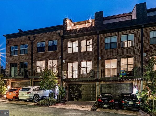 2118 18TH Street N, Arlington VA 22201