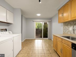 2240 Southgate Square, Reston VA 20191
