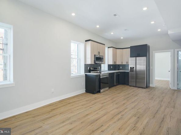2701 W Glenwood Avenue, Philadelphia PA 19121