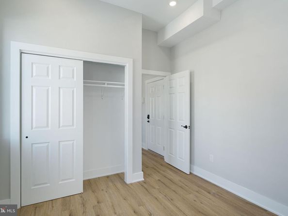 2701 W Glenwood Avenue, Philadelphia PA 19121