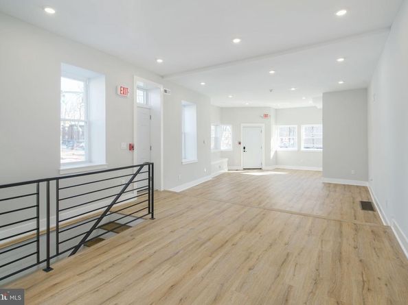2701 W Glenwood Avenue, Philadelphia PA 19121