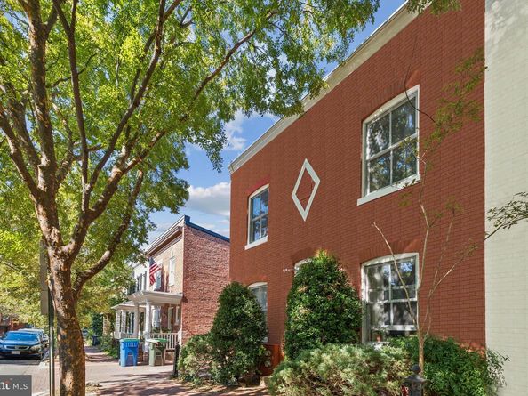 2143 Newport Place NW, Washington DC 20037