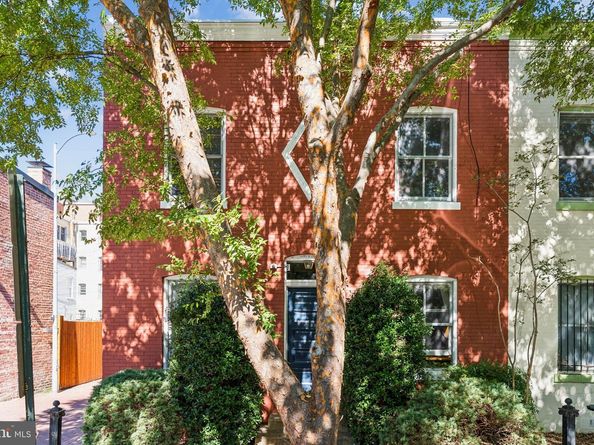 2143 Newport Place NW, Washington DC 20037