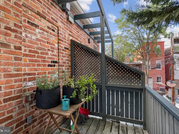 2143 Newport Place NW, Washington DC 20037