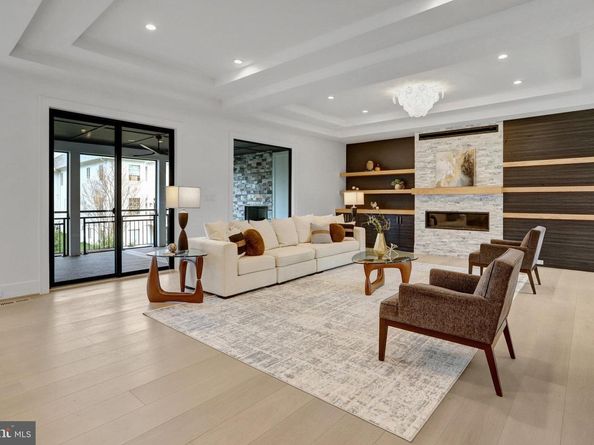 6820 Broyhill Street, Mclean VA 22101