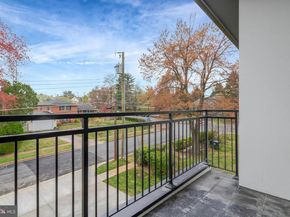 6820 Broyhill Street, Mclean VA 22101