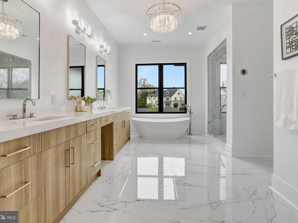 6820 Broyhill Street, Mclean VA 22101