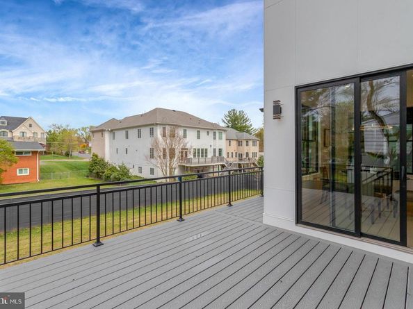 6820 Broyhill Street, Mclean VA 22101